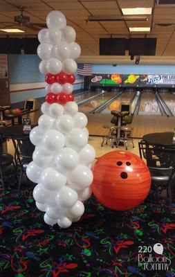 QUESTION: Can someone tell me the number of balloons to use for each balloon row to create a bowling pin sculpture? Thanks.  --> Click the image to find out!  #balloons #sculptures Bowling Party Decorations, Diy Bowling, Bowling Birthday Party, Deco Ballon, Bowling Party, Bowling Balls, Balloon Crafts, Love Balloon, Balloon Sculptures