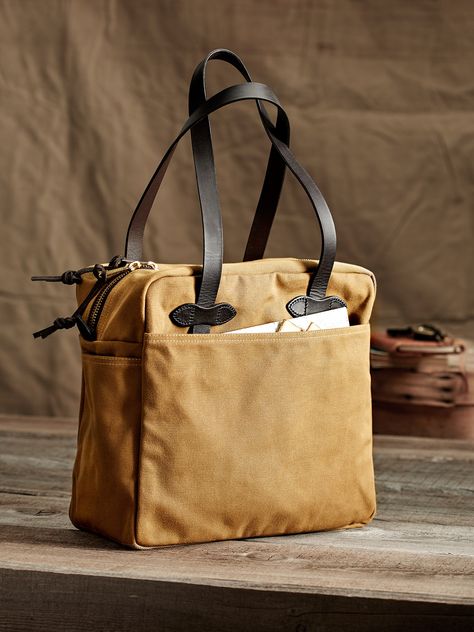 She deserves the best. Shop the Filson Mother's Day Gift Guide for shirts, accessories and more for mom. #MothersDay Bag Catalogue, Filson Bags, Mens Bag, Edc Bag, Leather Patterns, Waxed Canvas Bag, Canvas Totes, Canvas Leather Bag, Girls Tote