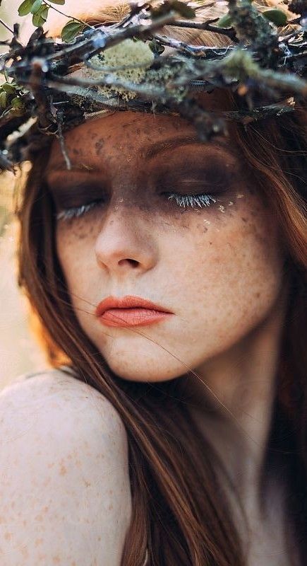 Fairy Photoshoot, Forest Elf, Forest Witch, Photographie Portrait Inspiration, Fairytale Photography, Makijaż Smokey Eye, Fairy Makeup, Fantasy Photography, Fairy Costume