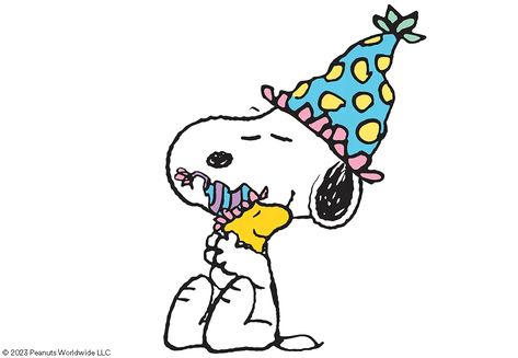 Happy Birthday Snoopy, Birthday Snoopy, Birthday Images Funny, Woodstock Snoopy, Birthday Hug, Snoopy Birthday, Baby Snoopy, Thanksgiving Inspiration, Snoopy Images