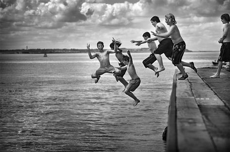 Into The Water, Water Photography, Black White Photos, Summer Photos, Black N White, Black And White Pictures, Black And White Photographs, Vintage Photography, White Photography