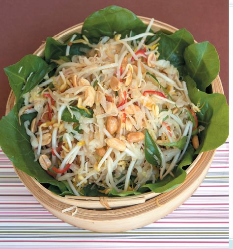 Bali Recipes, Balinese Recipes, Balinese Recipe, Coconut Salad, Balinese Food, Asian Salads, Bean Sprout Salad, Green Bean Salad, Thai Salad