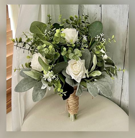 Diy Wedding Bouquet Sage, Eucaplytus Wedding Bouquet, Sage Green Wedding Flowers Bouquets, Bridal Bouquet Eucalyptus, Bouquet Shapes, Greenery Bridal Bouquet, Flowers Fade, Lavender Bridal Bouquet, Bouquet Eucalyptus