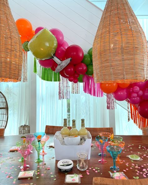 Because every great party starts with a 'rita and a whole lot of flair! With our Luxury Decor package for ANY celebration, you can choose between a marg bar or a mimosa bar! AKA: Delightful brunch or fun fiesta?? • #girlstrip #destinflorida #balloondecor #mimosabar #margaritas #bacheloretteweekend #bacheloretteparty #partytime #partyfood #partydecor #30A #30aflorida #30abachelorette #birthday #birthdaypartydecor #vacationpartytime Palm Beach Bachelorette Decor, Margaritaveil Bachelorette Party, Island Bachelorette Party Theme, Margarita Veil Bachelorette, Margs & Matrimony Bachelorette Theme, Love Island Bachelorette Theme, Margarita Themed Bachelorette Party, Tampa Bachelorette, Tropical Bachelorette Party Theme