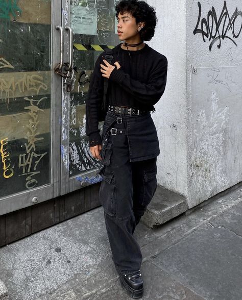 Cybergoth Men Fashion, Goth Aesthetic Guy, Adrogonus Outfits Men, Alt Men Aesthetic, Alt Enby Fashion, Masc Alt Women, Gender Neutral Alt Fashion, Nonbinary Goth Outfits, Masculine Goth Fashion