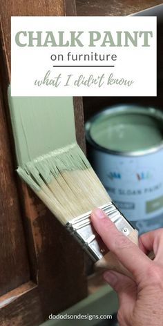 Paint On Furniture, Chalk Paint Furniture Diy, Diy Furniture Makeover Ideas, Painting Wood Furniture, Chalk Paint Colors, Furniture Painting Techniques, Chalk Paint Projects, Diy Chalk Paint, Diy Upcycling