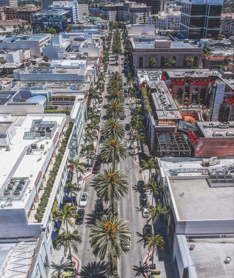 Rodeo Drive in Beverly Hills, California Beverly Hills Rodeo Drive, Gotham City Aesthetic, La Wallpaper, Rodeo Drive Beverly Hills, Beverly Hill, La Life, Dji Spark, Rodeo Drive, River Walk