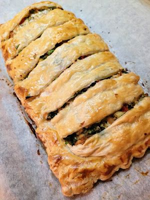 Cornish Pastries, Roasted Vegetable Strudel, Puff Pastry Vegetable Tart, Baked Slices, Vegetable Strudel, Savoury Tart, Longevity Recipes, Pastry Puff, Veggie Main Dishes