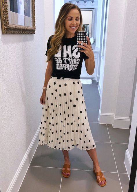 White Polka Dot Skirt Outfit, Polka Dot Skirt Outfit, Dot Skirt Outfit, Merricks Art, White Polka Dot Skirt, Skirt Inspiration, Polka Dot Midi Skirt, Fun Outfits, Polka Dot Skirt