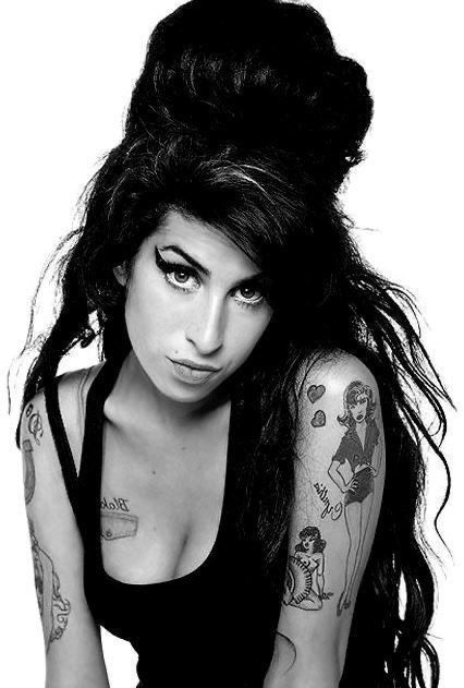 Amy Winehouse Black, Amy Wine, Amy W, Amy Winehouse Style, Amazing Amy, Dianna Agron, Modern Love, Amy Winehouse, Black And White Portraits