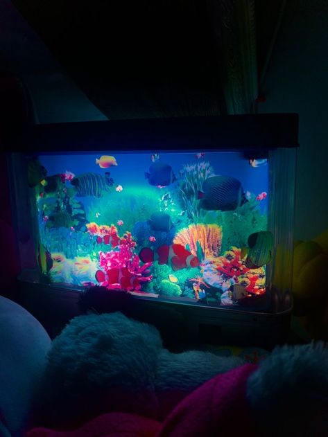 Lamp With Fish, Glowing Fish Tank, Fish Theme Room, Ocean Core Room Decor, Beachcore Room, Underwater Room Aesthetic, Aquatic Room Aesthetic, Oceancore Room, Underwater Theme Bedroom