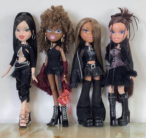 Bratz Aesthetic Outfit, Bratz Fits, Bratz Outfit, Bratz Outfits, Las Bratz, Bratz Fashion, Doll Museum, Bratz Doll Outfits, Doll Halloween Costume