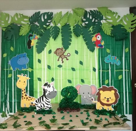 Jungle Stage Decorations, Jungle Theme Stage Decorations, Jungle Theme For Preschool, Jungle Theme Classroom Preschool, Jungle Theme Party Ideas, Jungle Theme Decoration Ideas, Diy Jungle Theme Decorations, Zoo Decorations, Zoo Theme Party