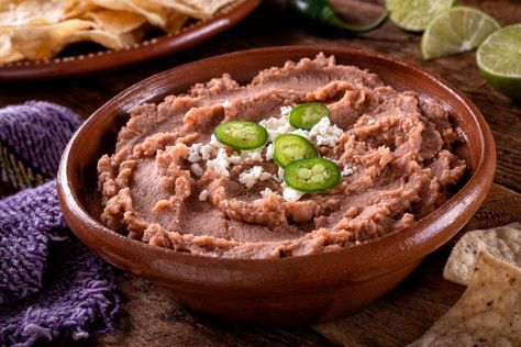 Traditional Guatemalan Food, Canned Refried Beans, Canning Refried Beans, Guatemalan Recipes, Refried Beans Recipe, Mexican Side Dishes, Frijoles Refritos, Pork Meat, Fiber Foods