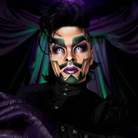 Drag Christmas, Landon Cider, Drag King Makeup, I Am In Control, Drag Kings, Drag Inspiration, Drag Ideas, Drag King, Drag Makeup