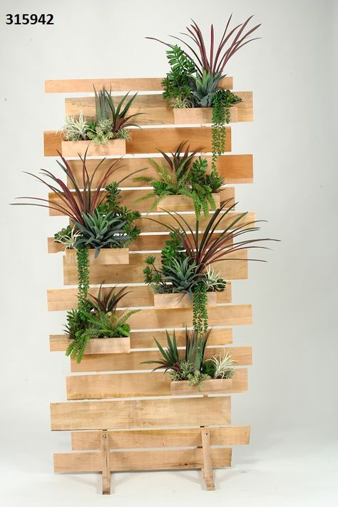 Succulent Living Wall, Art Ideas For Home, Hanging Plants Indoor Bedroom, Room Deviders, Plantas Interior, Wall Trellis, Indoor Plant Wall, Metal Hanging Planters, Living Wall Art