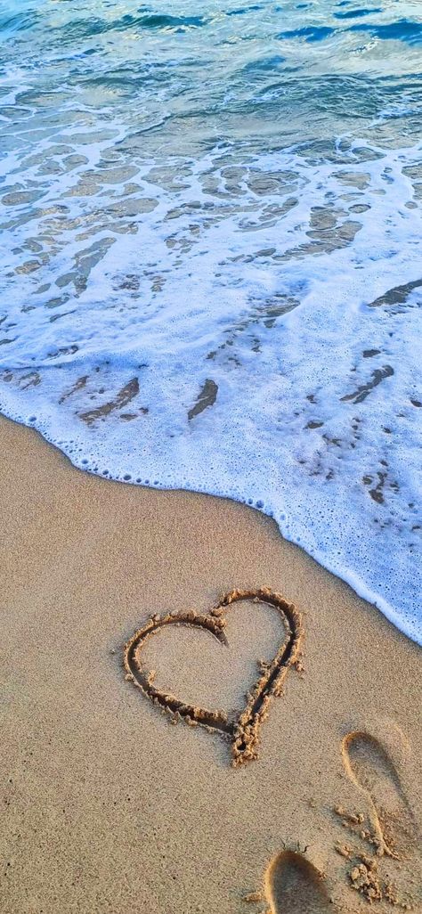 #love #sea #beach #sunset #couple #vibes Sand Beach Aesthetic, Focus Images, Beach Heart, Waves Sea, Beach Inspo, Beach Picture, Silk Wallpaper, Pretty Phone Wallpaper, Heart Drawing