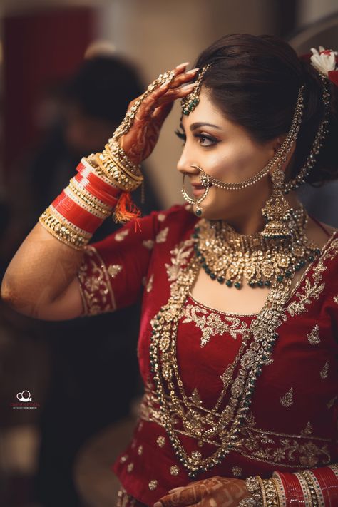 Beautiful Preetinder on her wedding day . . . #wedding #weddingdress #weddingphotography #sikhwedding #weddinginspiration #bridalmakeup #bridal #photographer #photographers_of_india #cinestyleindia #weddingday #indianbrides #wedmegood  contact @ 9814404141 Brides Jewellery, Kajol Saree, Mang Tika, Maang Tika, Single Girls, Matha Patti, Bridal Sarees South Indian, Mehndi Design Pictures, Indian Bridal Photos