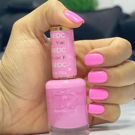 Barbie Nails Color, Dnd 018 Violet Pink, Barbie Pink Gel Polish, Barbie Pink Mani Pedi, Barbie Pink Nails Design Ideas, Barbie Nails Gel, Dnd Gel Polish Colors Short Nails, Dnd Dc Gel Polish Colors Summer, Violet Pink Nails