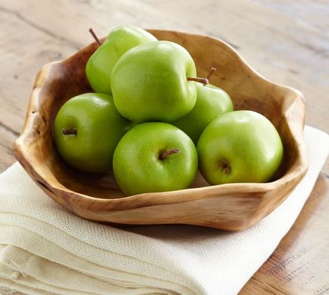 3 Simple Tips for Styling Your Kitchen Island - ZDesign At Home Farmhouse Serving Trays, Fruit Bowl Display, Green Cottage, Green Apples, Wood Designs, Wooden Bowl, Vase Fillers, Apple Green, Wooden Bowls