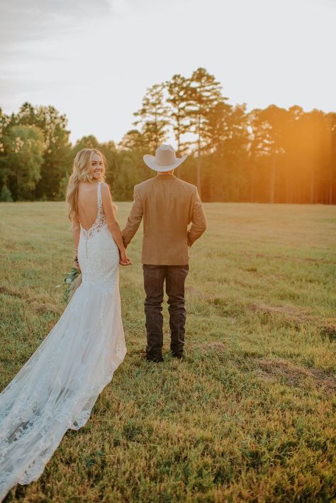 Lubbock, TX, Texas Wedding Photographer, Western Wedding Photographer, Bride, Groom, Sunset Photos, Couple Poses, Cowboy Shots Board, Cowboy Couples, Cowboy Groom, Western Elopement, Wedding Photographer Business, Country Wedding Pictures, Tahoe Elopement, Blonde Bride, Texas Western