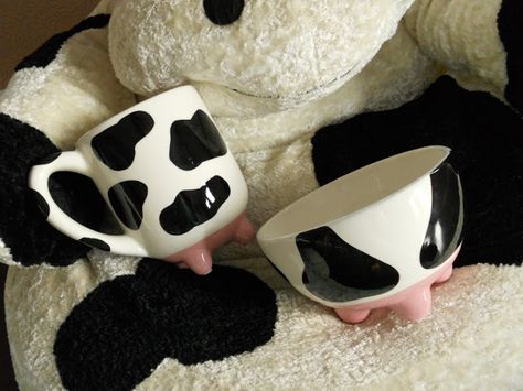 Cow Pot, Cow Mugs, Cow House, Cow Mug, Clay Cup, Glass Tea Cups, Painted Mugs, Clay Mugs, Sewing Stuffed Animals