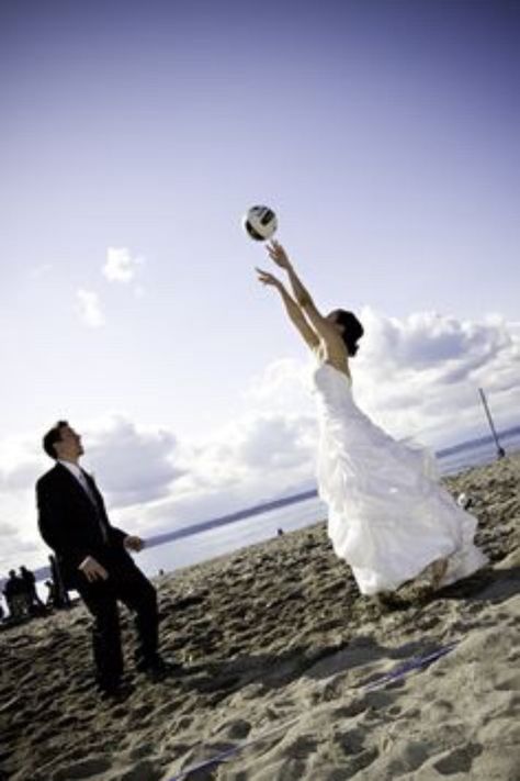 I am so doing this at my wedding Volleyball Picture, Indoor Volleyball, Sports Couples, Wedding Engagement Pictures, Volleyball Quotes, Volleyball Pictures, Wedding Party Photos, Volleyball Team, The Perfect Guy