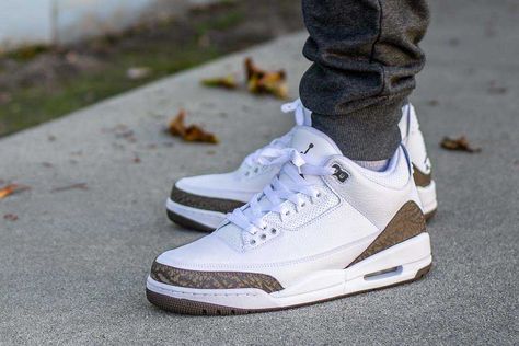 Air Jordan 3 Mocha On Feet Sneaker Review Jordan 3 On Feet Men, Mocha 3 Jordan Outfit, Jordan 3 Mocha, Jordan 3 Outfit Women, Jordan 3 Outfit, Jordan 3s, Nike Air Jordan Shoes, White Shadow, Nike Jordan Retro