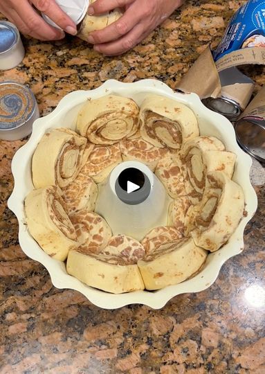 Cinnamon Roll Bundt Cake Easy, Home Made Icing, Cinnamon Roll Bundt Cake, Cinnamon Bundt Cake, Breakfast Bundt Cake, Charles Parks, Cake Cinnamon, How To Make Icing, Cakes Recipes