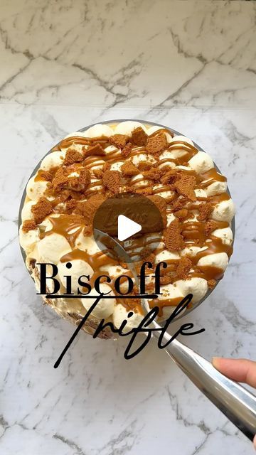 Thickened Cream Recipes, Cookie Butter Trifle, Trifle Bowl Ideas, Biscoff Pudding Recipes, Triffle Desserts Cups, Biscoff Trifle Recipe, Biscoff Trifle, Biscoff Dessert, Thickened Cream