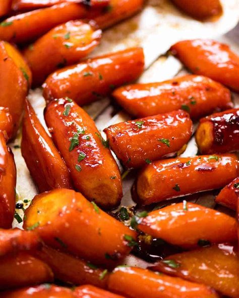 Brown Sugar Carrots, Brown Sugar Glazed Carrots, Sugar Carrots, Glazed Carrots Recipe, Honey Glazed Carrots, Carrots Recipe, Recipetin Eats, Recipe Tin, Glazed Carrots