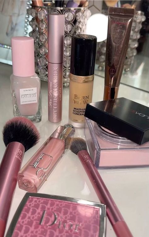 #follow #makeuplover #makeup #makeupproducts #lifestyle #beautyblog #beauty #blogging #blogger #blog Makeup Collection Goals, Makeup Bag Essentials, Makeup Is Life, Fancy Makeup, Makeup Needs, Pink Girly Things, Makeup Obsession, Makeup Items, Fashion Mistakes