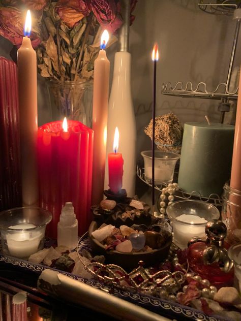 Witchy Vanity, Aesthetic Witchcraft, Witchcraft Candles, Witchcraft Altar, Crystal Room, Witch Spirituality, Season Of The Witch, Dreamy Room, Witch Aesthetic