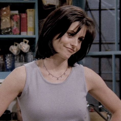 Short Hair Monica Geller, Monika Geller Hair, Monica Geller Haircut, Monica Geller Short Hair, Monica Geller Hair, Monica Geller Icons, Masculine Female, Monica Hair, Monica Hairstyles