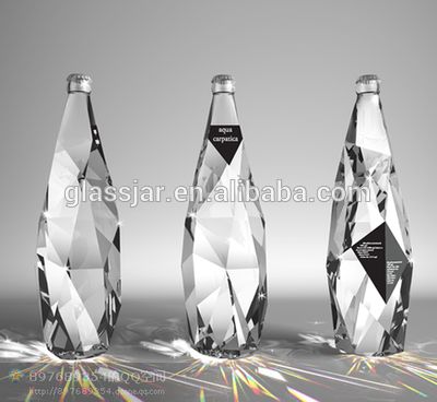 Source 750ml luxurious and diamond shape glass wine bottle on m.alibaba.com Parametric Furniture, Modern Packaging Design, Water Packaging, Effective Branding, Verre Design, Cool Packaging, Graphic Design Packaging, Water Bottle Design, Design Del Prodotto