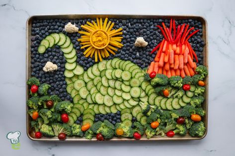 Dinosaur Veggie Tray, Veggie Tray Ideas, Dinosaur Snacks, Dinosaur Birthday Party Food, Dinosaur Food, Dinosaur Birthday Theme, Veggie Platter, Vegetable Platter, Dinosaur Themed Birthday Party