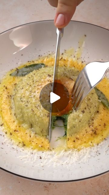 Ricotta Spinach Pasta, Egg Yolk Pasta, Egg Yolk Ravioli, Pasta Making Recipes, Funky Food, Ricotta Spinach, Fresh Ricotta, Egg Pasta, Making Pasta