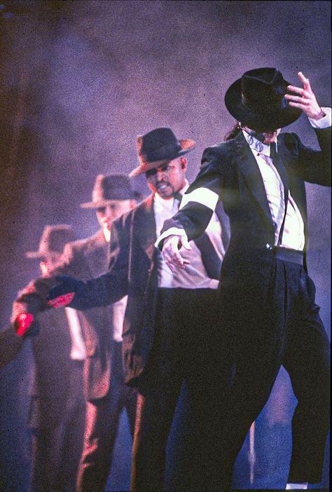 Leave in commentaries an date if you know. It will be useful Michael Jackson Will You Be There, In The Closet Michael Jackson, Michael Jackson Dangerous Era, Michael Jackson Concert, Mj Dangerous, Michael Jackson Bad Tour, Michael Jackson Live, Michael Jackson Poster, Creative Pics