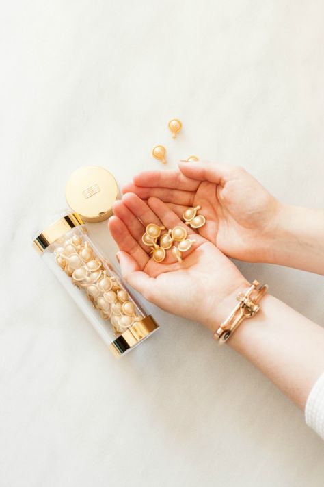 Hair Capsules, Ceramide Capsules, Products Photography, First Response, Beauty Products Photography, Elizabeth Arden, Beauty Ideas, Tokio Hotel, Estee Lauder