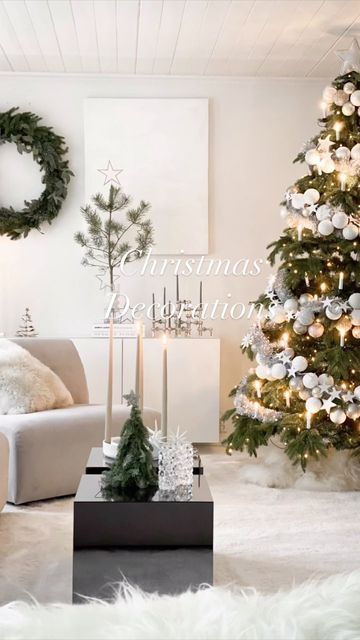 Winter Ornaments, Evergreen Wreath, Christmas Tree Inspiration, Green Wreath, Meaning Of Christmas, Christmas Decorating Ideas, Wreath Designs, Christmas Inspiration, Christmas Decor Ideas