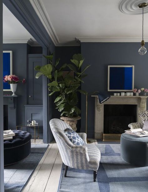 Moody And Dramatic Dark Blue Living Room Ideas and Paint Inspiration Juniper Ash, Grey Paint Living Room, Dark Living Room Ideas, Urban Living Room, Dark Blue Living Room, Dark Living Rooms, London Townhouse, Trendy Living Rooms, Blue Living Room