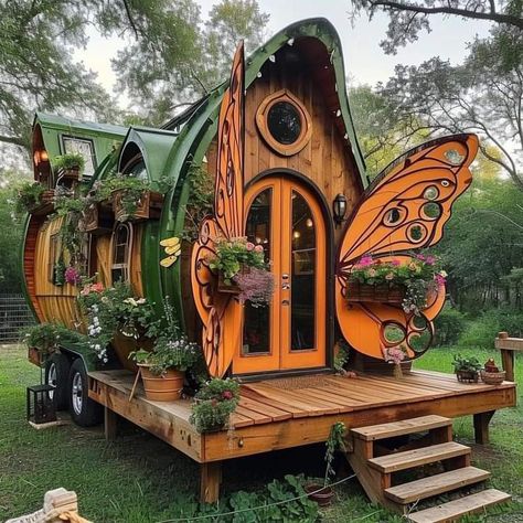 Great idea to put wings on your front door!!! 🥰 Love this faerie tiny house. Would you put wings on your front door? Or back door leading to your garden? Casa Hobbit, Fairytale House, Amazing Woodworking, Hobbit House, Fantasy Homes, She Sheds, Fantasy House, Unique Houses, Manifest Money