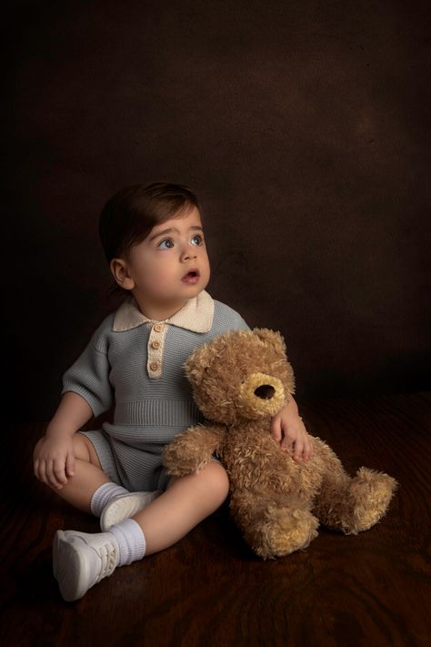 Baby Potraits Idea, Vintage First Birthday Photoshoot, 90s Baby Photoshoot, 1 Year Studio Photoshoot, Baby Boy Photoshoot Ideas 1 Year Studio, 1 Year Baby Boy Photoshoot, One Year Old Boy Photo Shoot, Baby Poses Photography, Daycare Photography