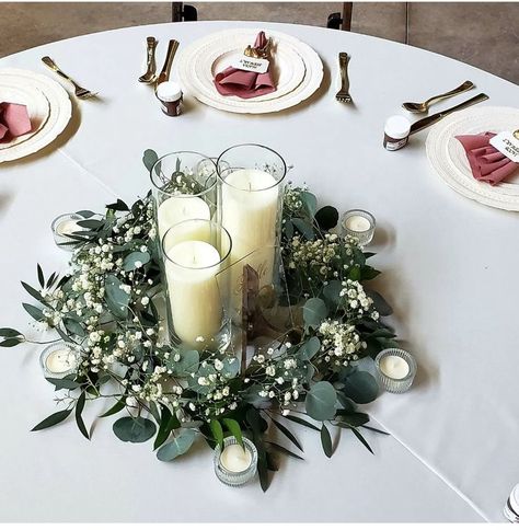 Wedding Centerpieces Candle, Centerpieces Simple, Round Table Centerpieces, Wedding Table Setup, Simple Wedding Centerpieces, Candle Wedding Centerpieces, Tafel Decor, Candle Wedding, Centerpieces Wedding