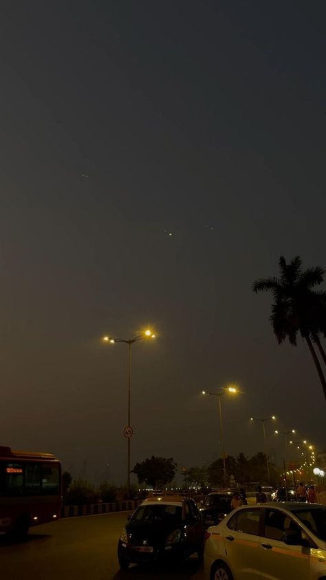 Mumbai City Night, City Sky Aesthetic, Bangalore City, Street Image, Train Video, Mumbai City, Night Biking, Travel Pictures Poses, Dark Nature Aesthetic