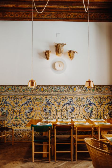 Visiting The Royal Alcázar and Five Other Things to Do in Seville, Spain — the weithouse Tapas Bar Design, Tiled Bar, Spanish Cafe, Spanish Bar, Spain Tapas, Spanish Restaurant, Tapas Restaurant, Spanish Tapas, Perfect Lunch