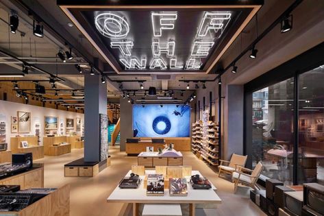 Showcase Store, Gangnam Seoul, Vinyl Deck, Sound Sculpture, Skate Store, Vintage Speakers, Vans Store, Retail Store Design, Sneaker Stores