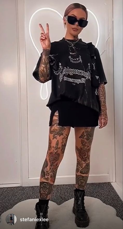 Tattooed Baddie Outfits, Emo Show Outfit, Casual Gig Outfits, Mid Size Rocker Outfits, Zeds Dead Concert Outfit, Avenge Sevenfold Concert Outfit, Summer Outfits 2023 Edgy, Metal Core Concert Outfit, Edm Concert Outfit Plus Size