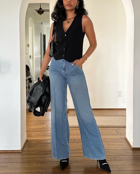 Asia Jackson, Wardrobe Revamp, Vest Outfits For Women, Wide Leg Jeans Outfit, Fall Transition Outfits, Europe Outfits, Fashion Goals, Elegant Dresses Classy, Blair Waldorf