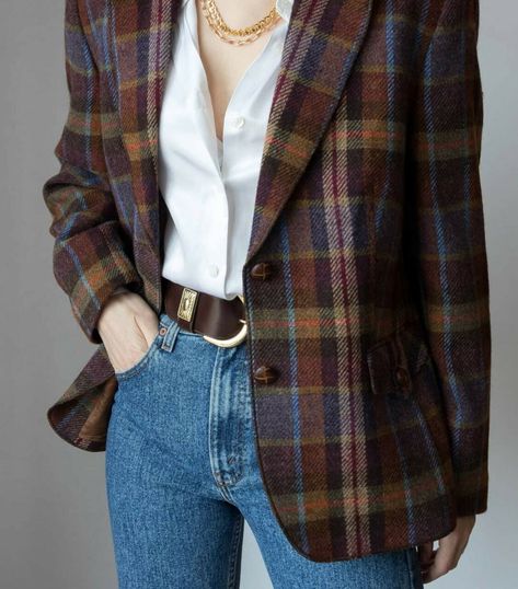 Holiday Hairstyles For Short Hair, Outfit Minimalista, Relaxed Blazer, Elegante Casual, Holiday Hairstyles, Stylish Work Outfits, Hairstyles For Short Hair, Plaid Blazer, Looks Chic